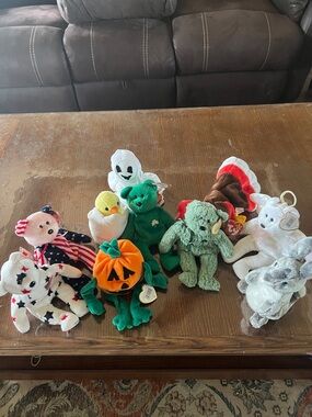Holiday Beanie Babies Plush Lot of 10 Various Holiday Characters #24